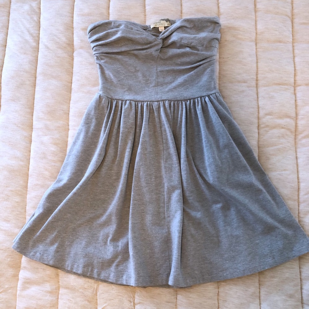 Audrey dress/ Strapless with back cut-out